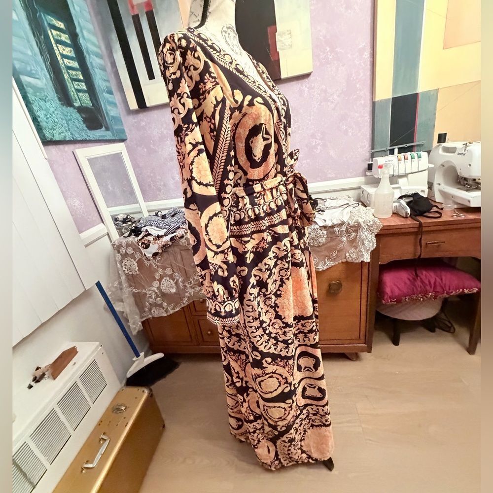 Chic Black and gold Patterned Swim Coverup - Picture 6 of 7